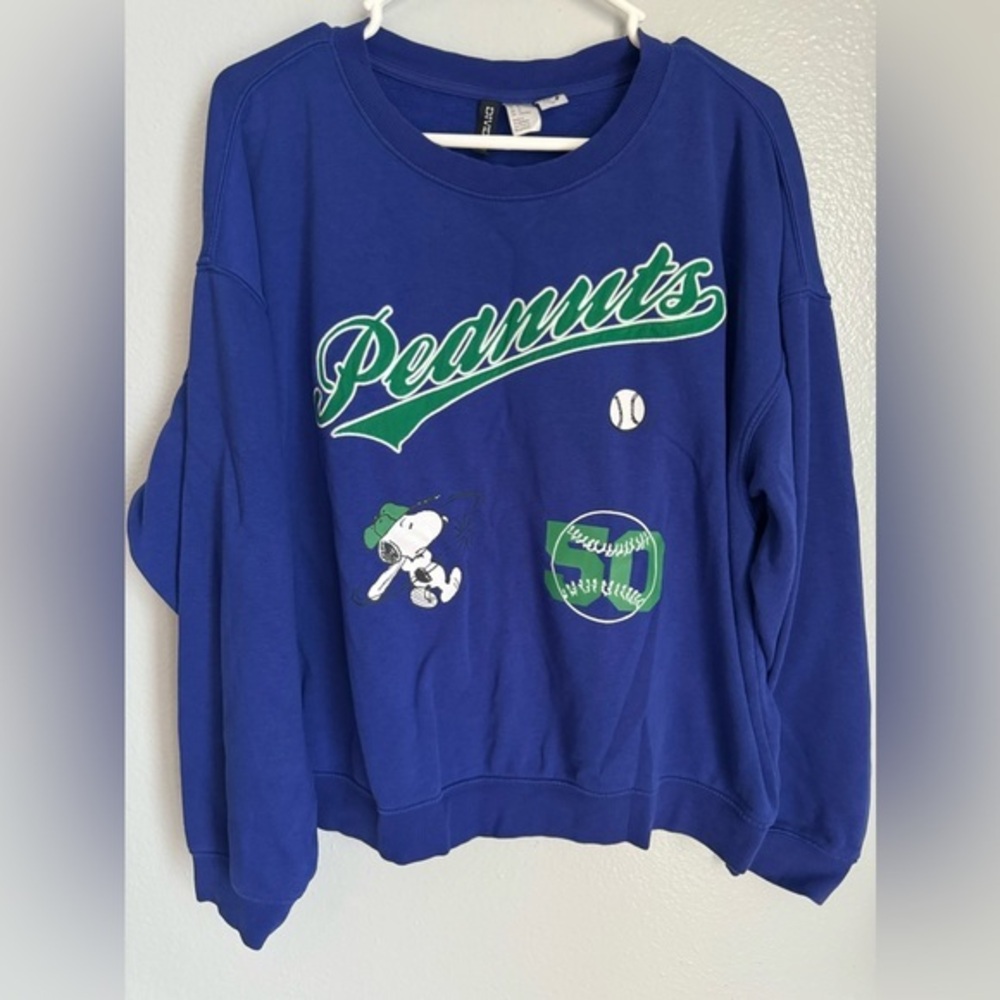 H&M Peanuts Snoopy Baseball Sweatsshirt Size Medium